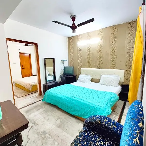 Near Mahakal Temple HOTEL W- LOTUS,UJJAIN, Near Railway Station -Fully Air conditioned Rooms And Spacious, with Wi-Fi -LIFT, Best Hotel in UJJAIN，位于乌贾因的酒店