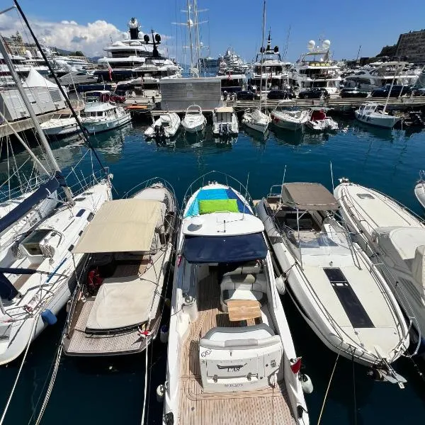 LUXURY BOAT in MONACO，位于蒙特卡罗的酒店