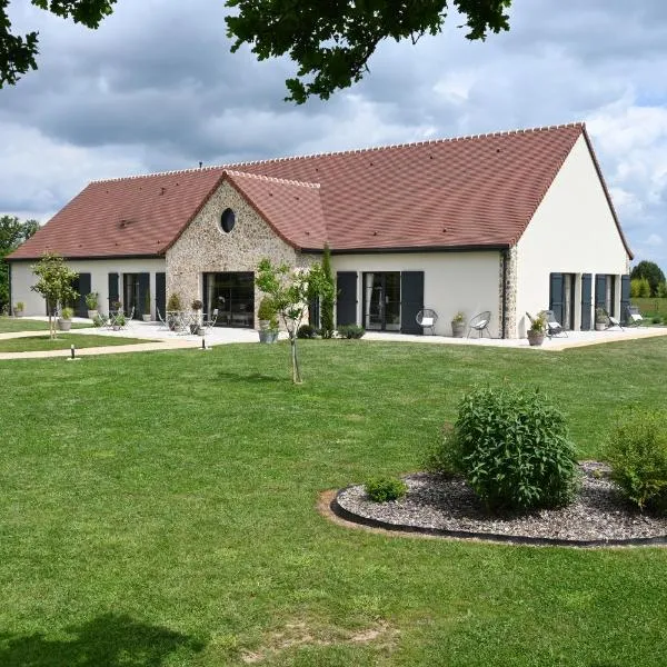 Aux 3 Forêts，位于Bizeneuille的酒店