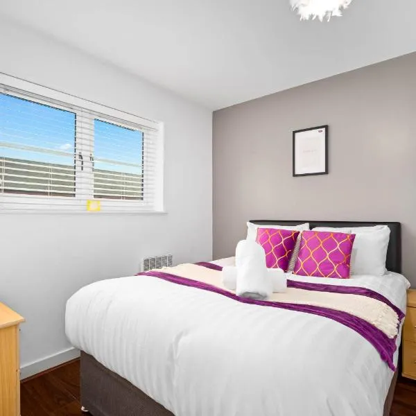 Mint drive 2 Beds With Secure Car Or Van Park w WiFi-Netflix No Deposit Required，位于伯明翰的酒店