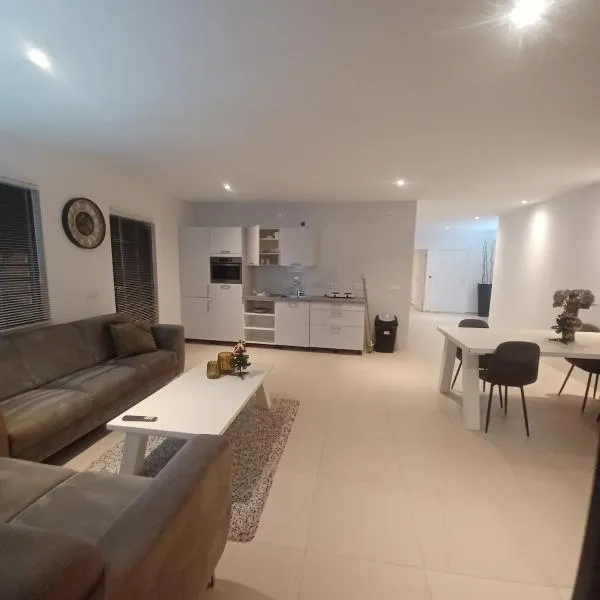 Pelikaan apartment - Regal Rentals Curacao，位于Grote Berg的酒店