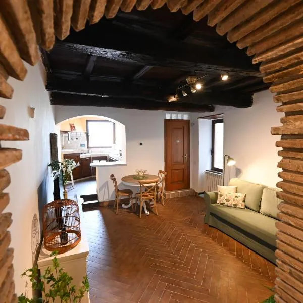 La Casa del Nocciolo Capranica Home Sweet Home Viterbo，位于卡普拉尼卡的酒店