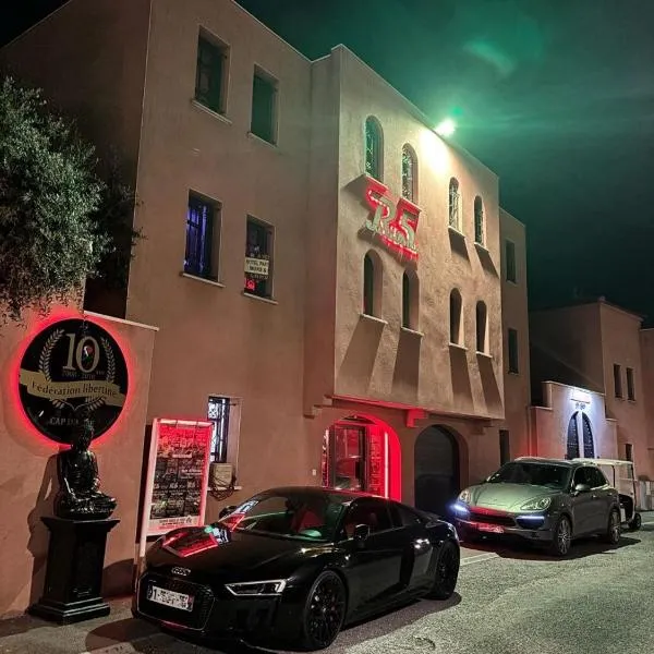 Hôtel Riad 5 Studio Cap Libertin Village Naturiste，位于阿格德角的酒店
