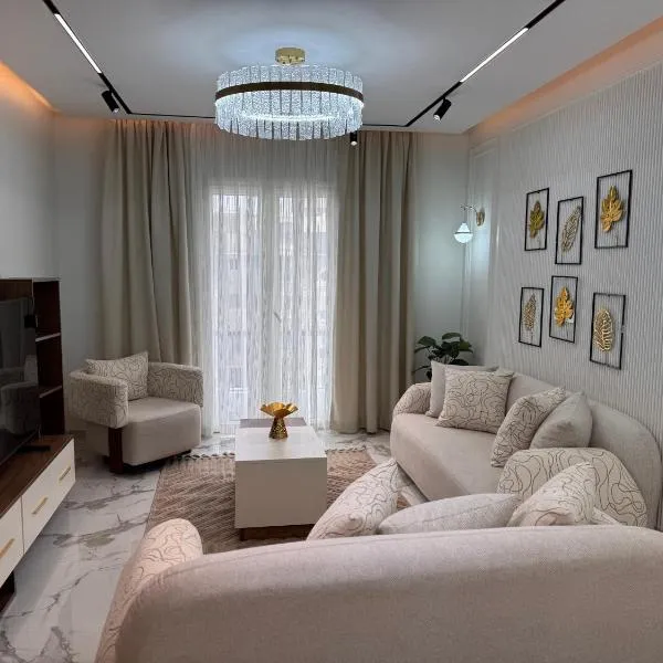 Luxury Penthouse apartment Mountain View Hyde park 3 master bedrooms ماونتن فيو هايد بارك شقة فاخرة，位于New cairo的酒店