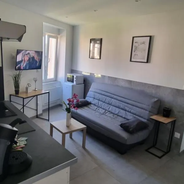 Magnifique studio meublé，位于Valdoie的酒店