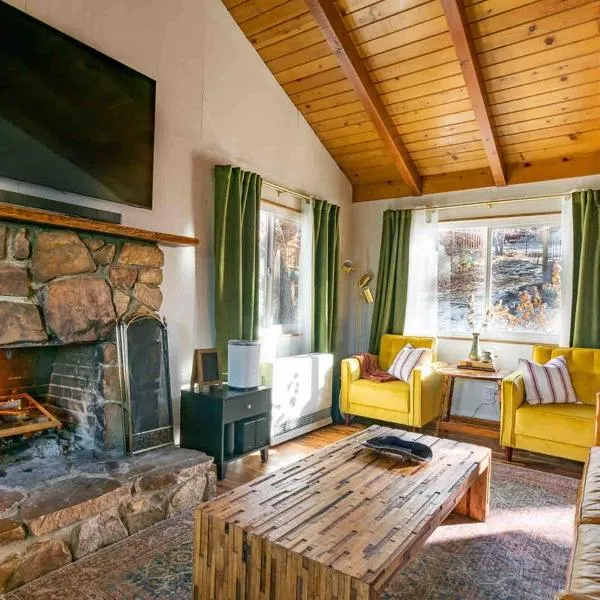 New Yena Cabin in Moonridge，位于大熊湖的酒店