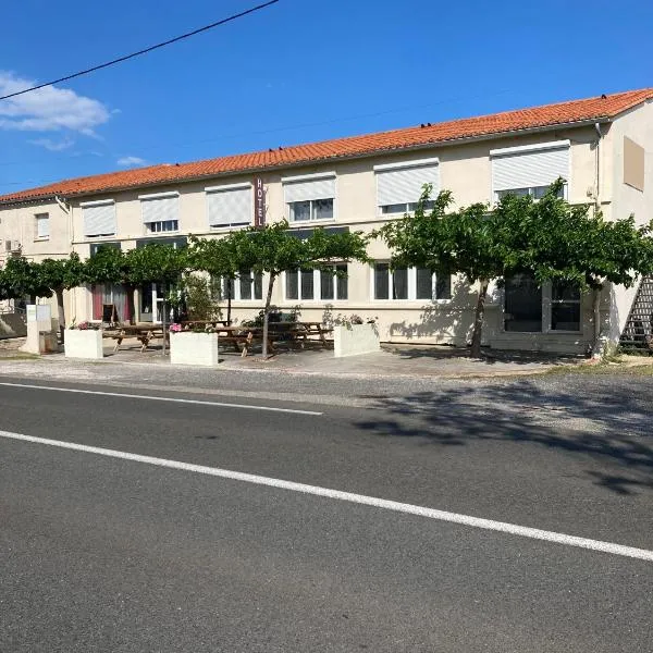 HOTEL RESTAURANT Chez Nous，位于Fitou的酒店