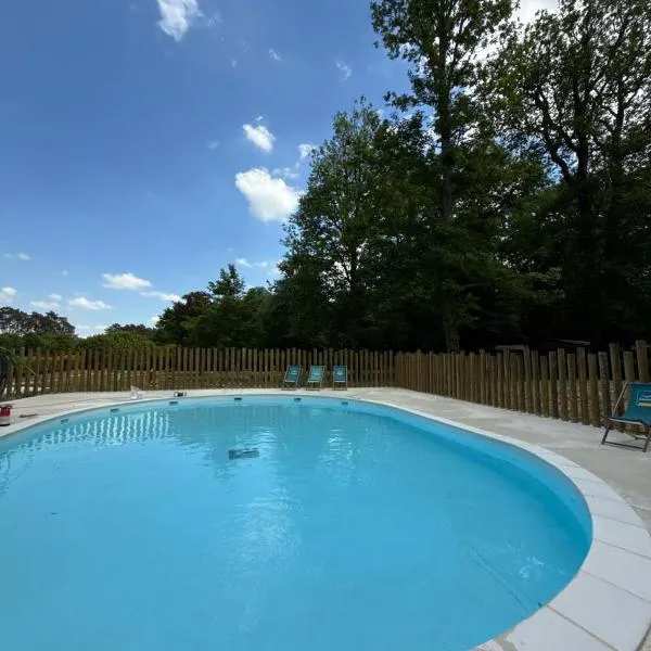 Camping Etang de la Vallée，位于孔布勒的酒店