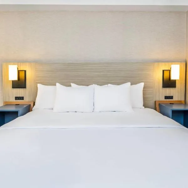 Comfort Inn，位于拉瓦尔的酒店