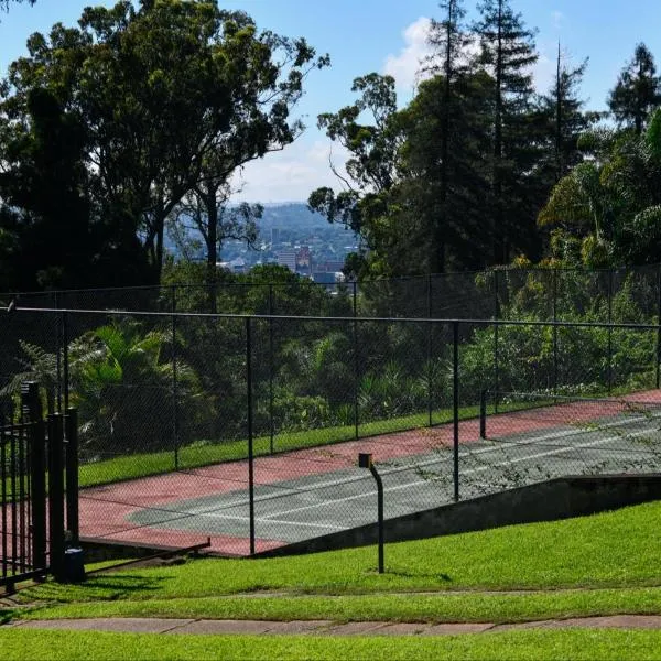 B&B At 66 Henderson，位于Claredon的酒店