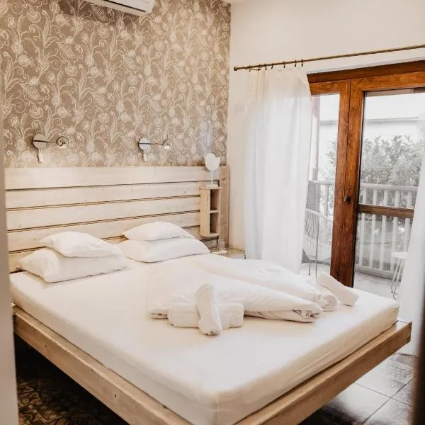 Fészek -Étel és Hotel-，位于赞考的酒店