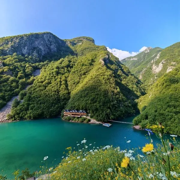 Riverside Komani Lake，位于Koman的酒店