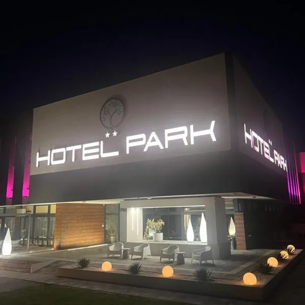 Hotel Park，位于Opoczno的酒店