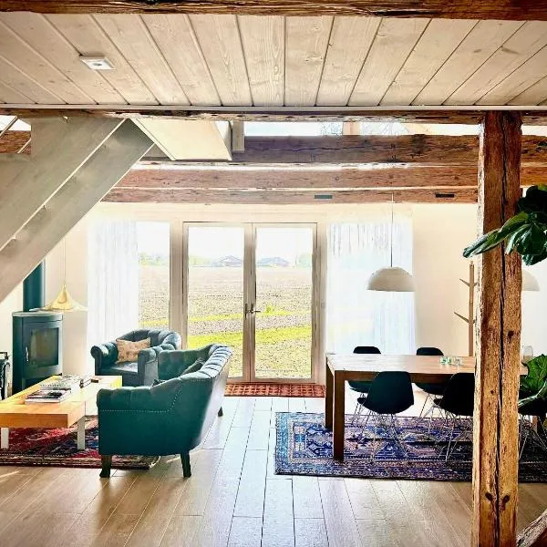 Modern Apartment On Historic Horse Farm，位于Jonstorp的酒店