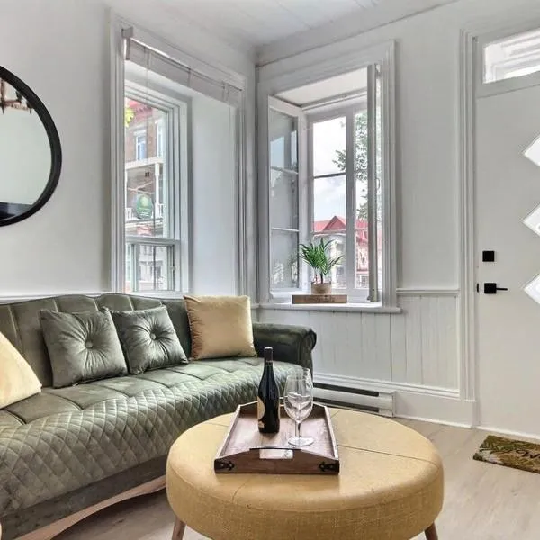 2BR - Hot Tub & 2 Parking - 8 min to Old Quebec，位于魁北克市的酒店