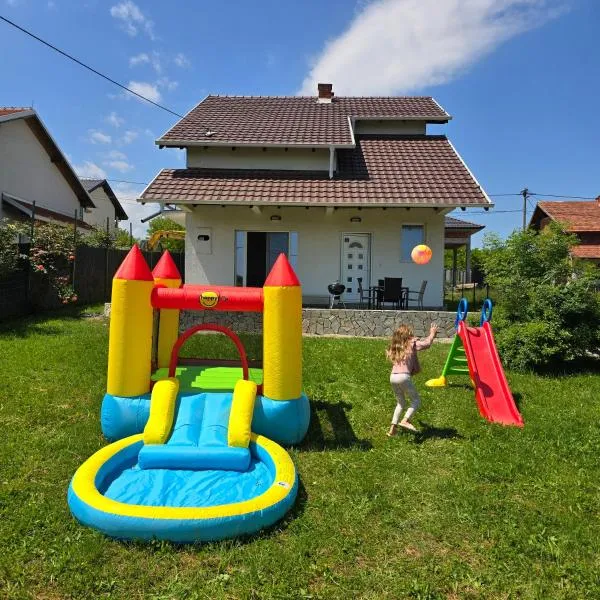 Sienas Holiday Home，位于弗尔尼亚奇卡矿泉镇的酒店