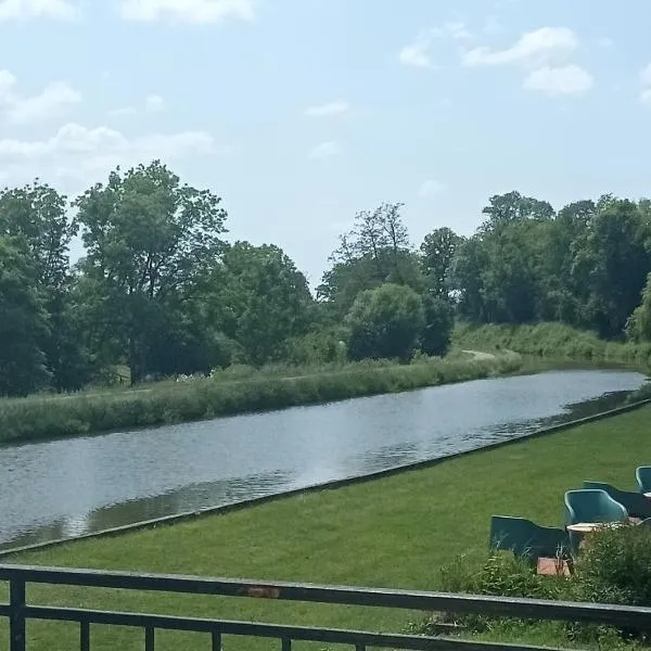 Au pont tournant，位于Selles的酒店