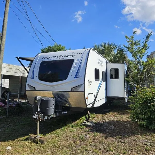 Freedom Express RV，位于可可的酒店