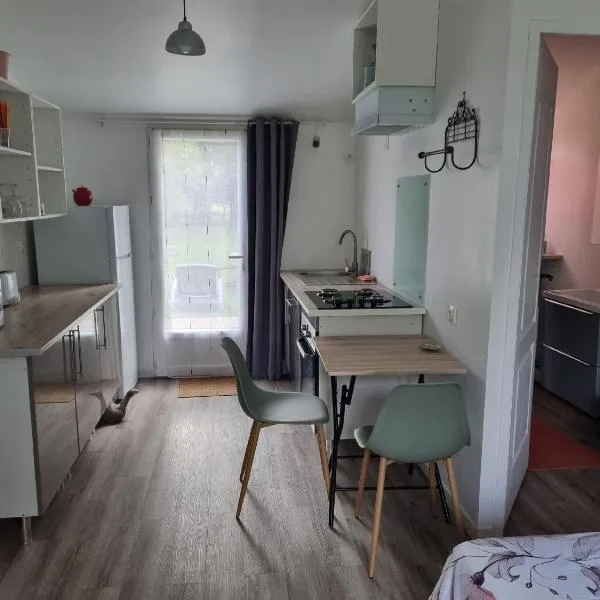 Gîte 2 personnes Pamacaldy，位于Damvix的酒店