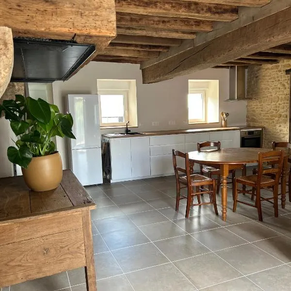 Maison de campagne rénovée，位于Montaron的酒店
