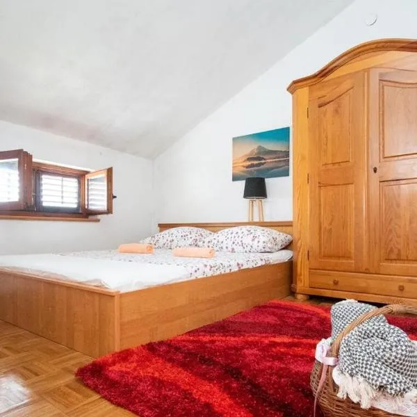 Apartmani Điran，位于Preko的酒店
