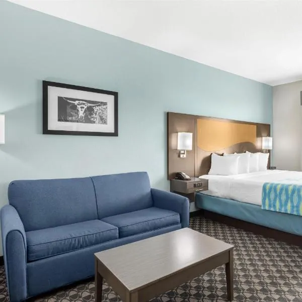 Best Western Plus Waller Hotel，位于Waller的酒店