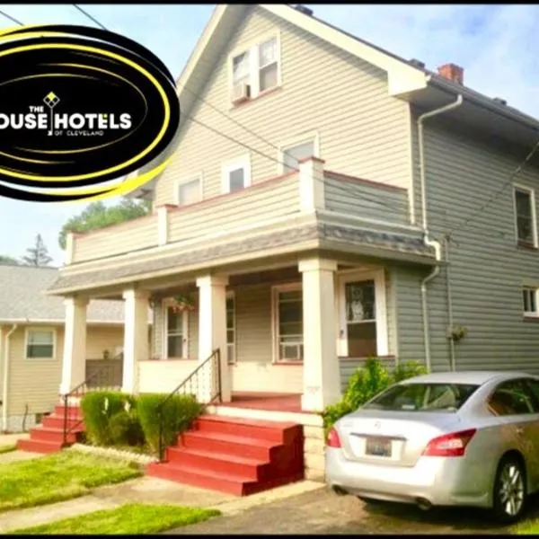 Charming 2-Bedroom Thoreau Lower，位于莱克伍德的酒店