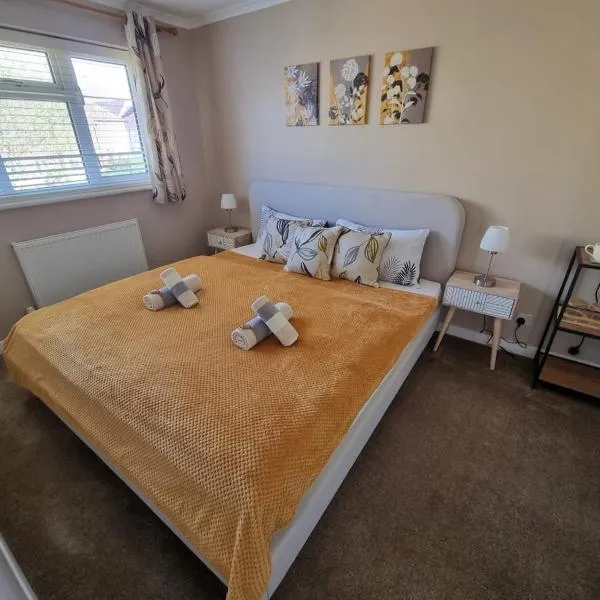 Modern House in the Cotswolds，位于莫顿因马什的酒店