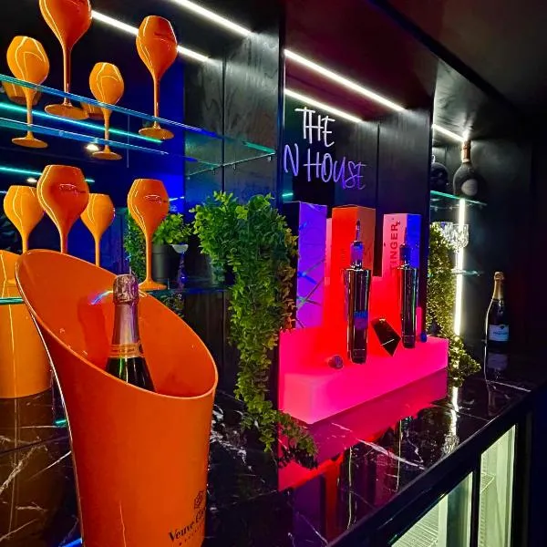 New - The Fun House Blackpool - Private nightclub，位于布莱克浦的酒店