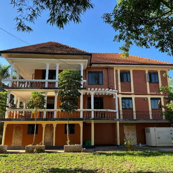 Ubuntu Hivve Hostel，位于坎帕拉的酒店