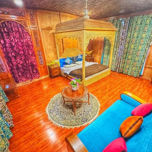 Hayat Group of houseboats，位于斯利那加的酒店