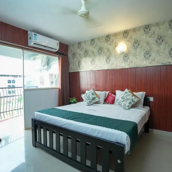 Mayflower Family Lounge -Cochin Airport，位于尼杜巴塞莱的酒店