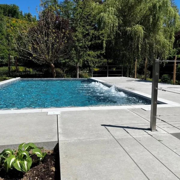 Hostellerie La Claire Fontaine, Logis hôtels & Spa，位于拉罗什-阿登的酒店