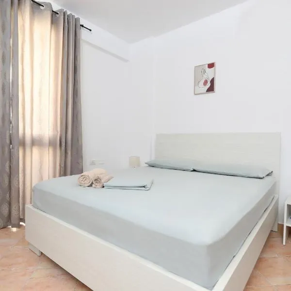 Sunny Side Apartments，位于伏罗拉的酒店