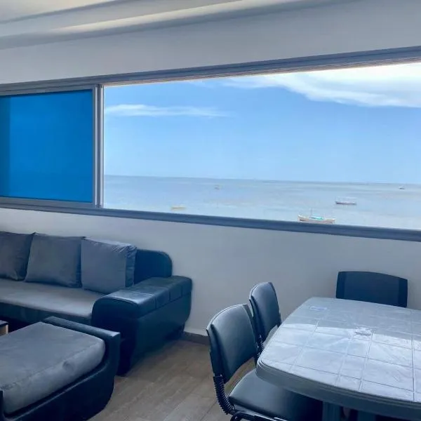 Luxury beach apartment in Kerkennah，位于Ouled Kacem的酒店