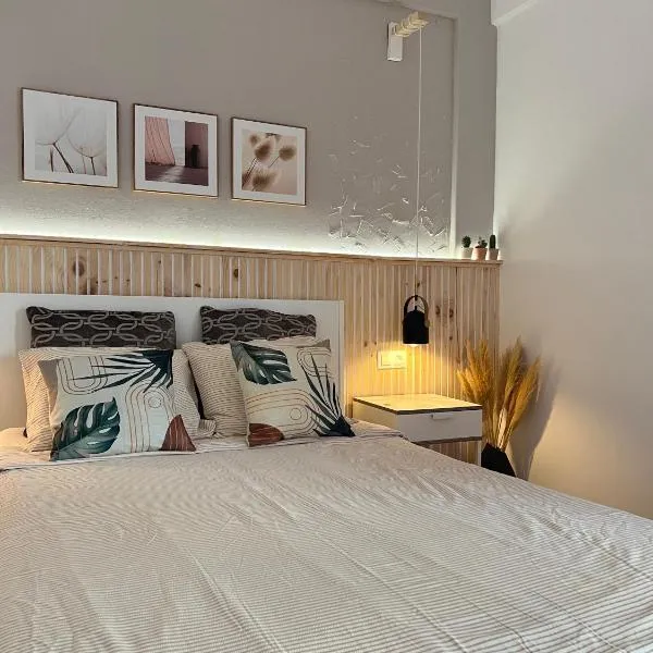 Quarto confortável com varanda，位于阿马多拉的酒店