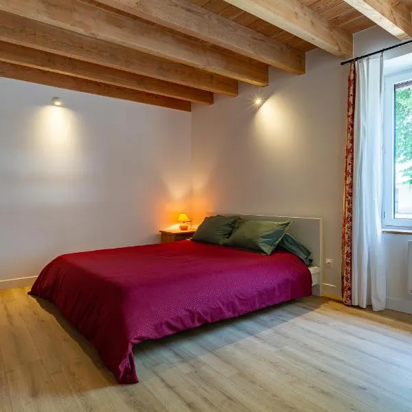 L'Arche aux Peyruches，位于Assieu的酒店
