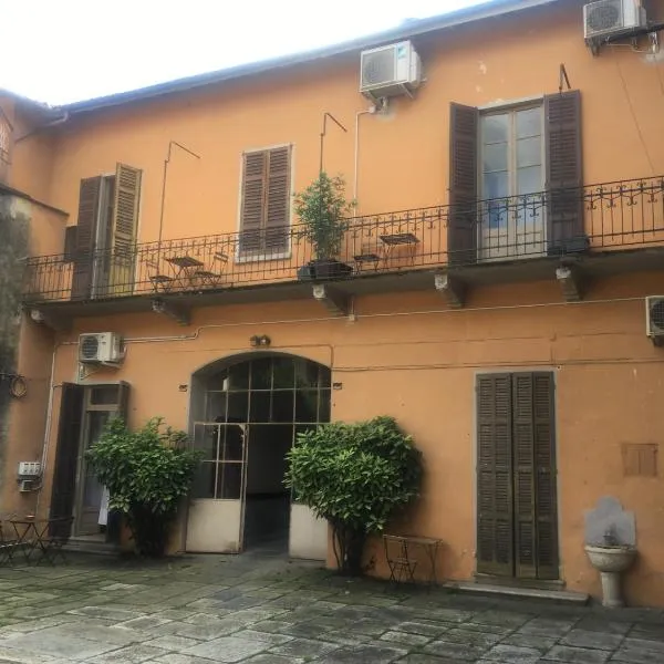 Camelia Riviera D'Orta，位于Gozzano的酒店