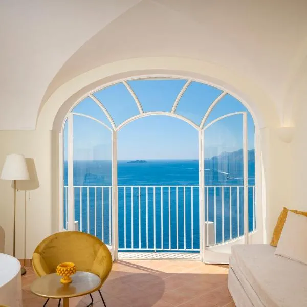 Villa Santa Chiara Positano Suites，位于波西塔诺的酒店