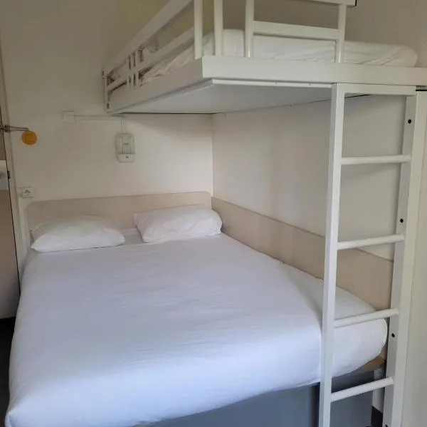 TIP HOTEL CAMBRAI ex HOTEL F1，位于康布雷的酒店