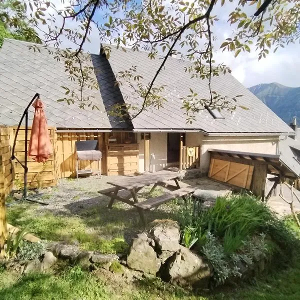 A l'Orée du Bois - Entre lacs et montagnes，位于Séchilienne的酒店