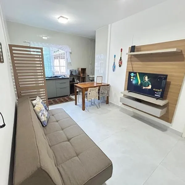 Espaço climatizado a poucos metros da praia，位于维拉维尔哈的酒店