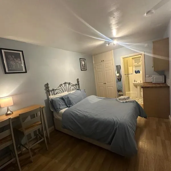 Yew Tree House Private Apartment，位于Barton in the Clay的酒店