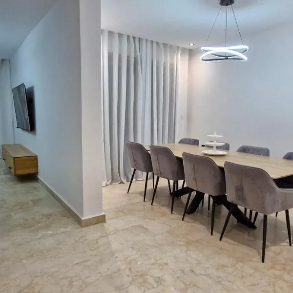 Maison de luxe dans une résidence fermée, Résidence Tamaris à Marina，位于萨伊迪耶的酒店
