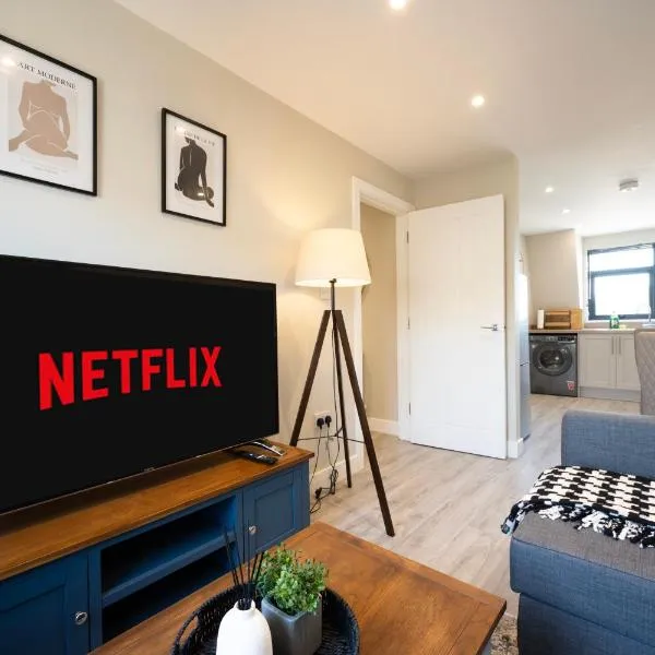 Modern 2 Bedroom Flat, Central Chatham, Self Check-in，位于查塔姆的酒店