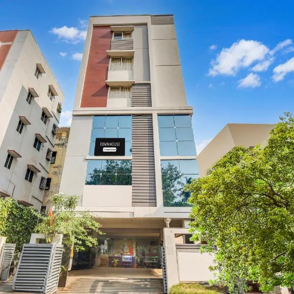 Super Townhouse Dwarka Nagar Near Ramatalkies，位于维沙卡帕特南的酒店