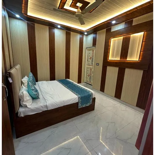 AYODHYA HOTEL R-G PALACE Near Ram janam Bhoomi andn Temple - A Premium Hotel In Ayodhya，位于Ayodhya的酒店