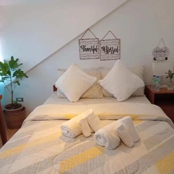 ESPERANZA Pension House & Restaurant，位于罗哈斯的酒店