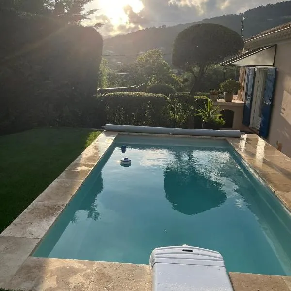 Villa au calme à Grasse avec piscine et spa privée，位于格拉斯的酒店