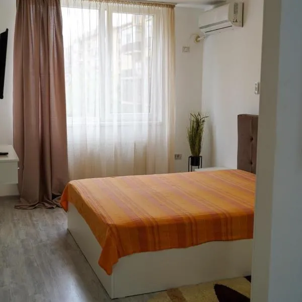 Skyline Apart 3 Militari Residence,位于Roşu的酒店